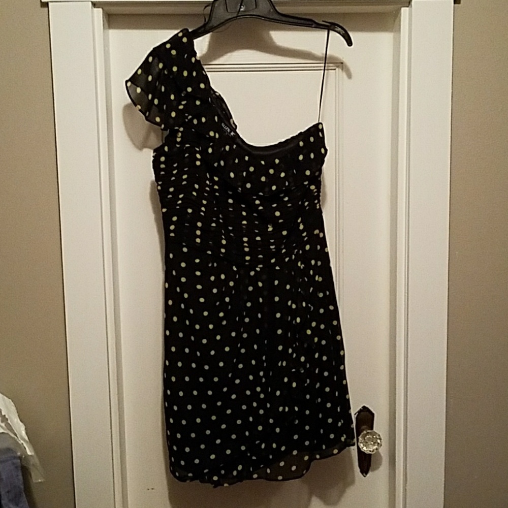 Little black/yellow polka dot dress